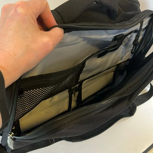 Adidas Black Laptop Bag Commuter Satchel Tote with Adjustable & Removable Strap - Picture 11 of 16